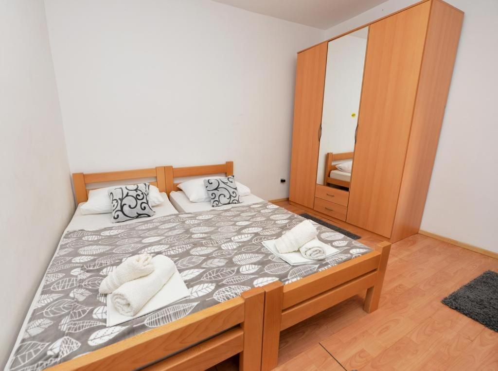 Apartments Rem Новалья Экстерьер фото