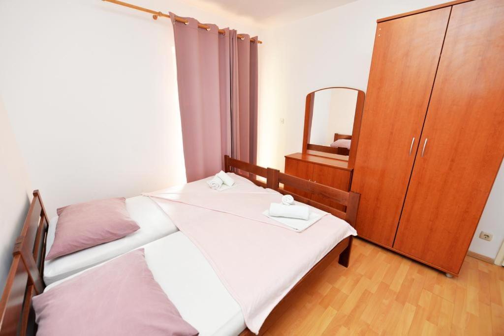 Apartments Rem Новалья Экстерьер фото