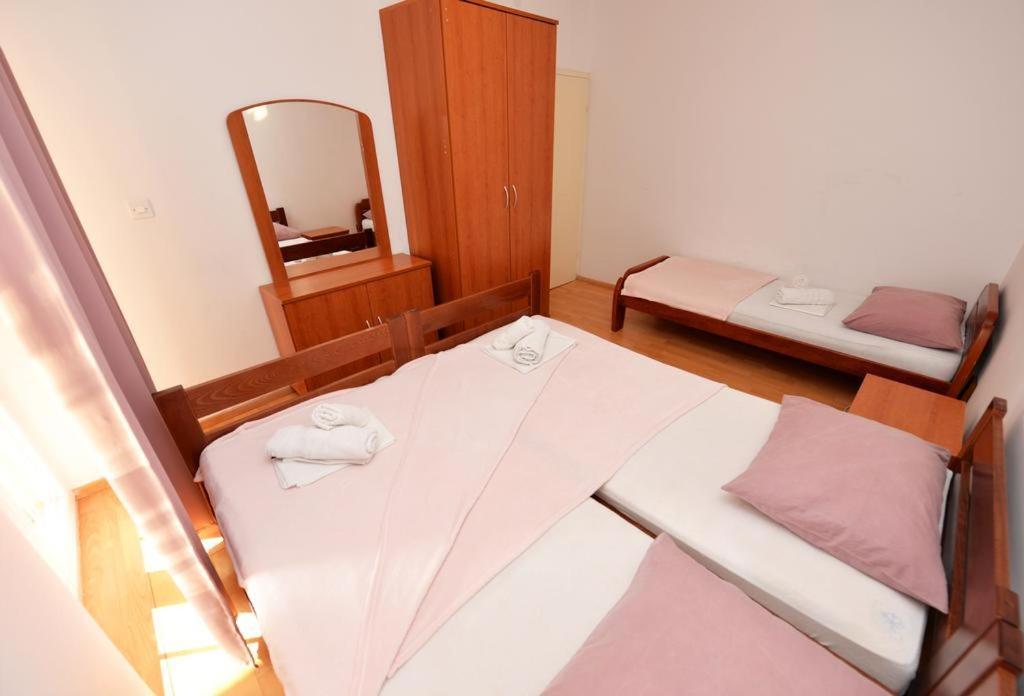 Apartments Rem Новалья Экстерьер фото